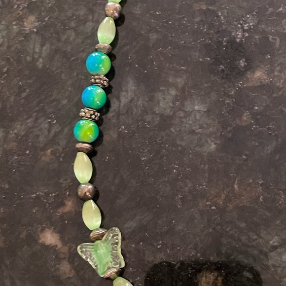 Y2K beaded butterfly necklace and earrings - Picture 3 of 8